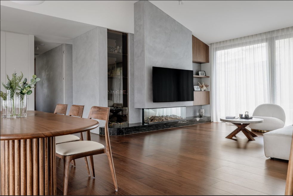 Contour Dining Table