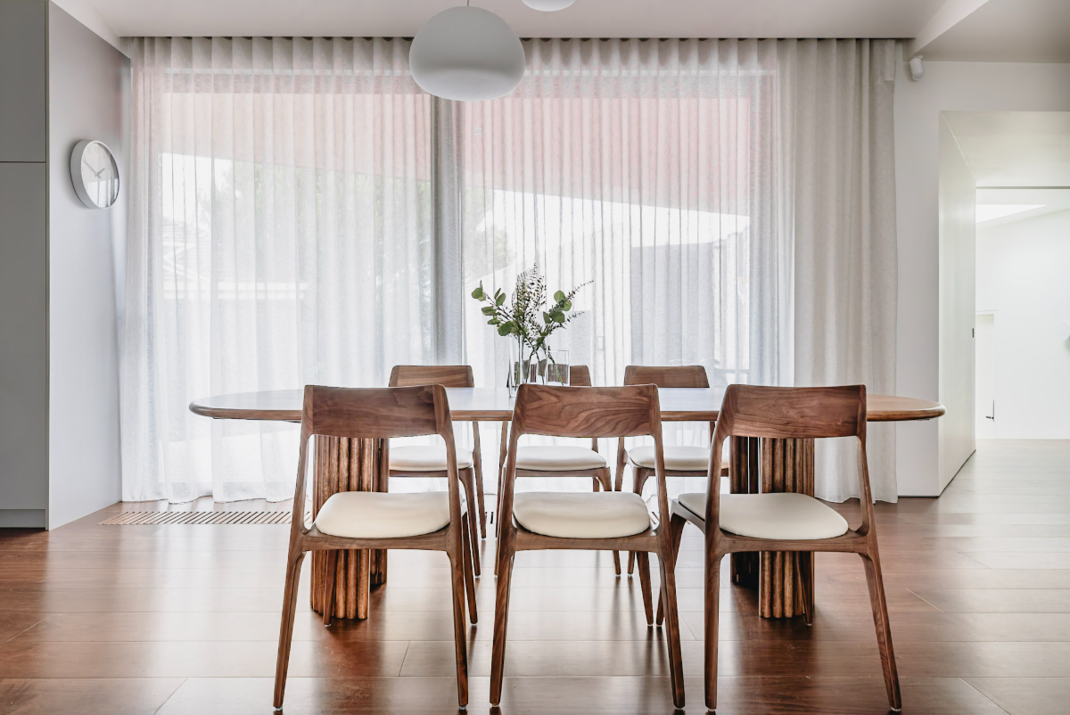 Contour Dining Table